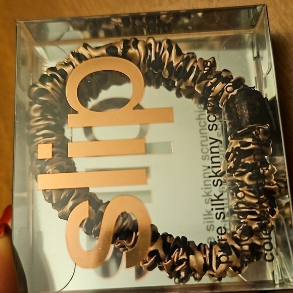 NWT Slip pure silk skinny scrunchie leopard print. - Picture 5 of 5